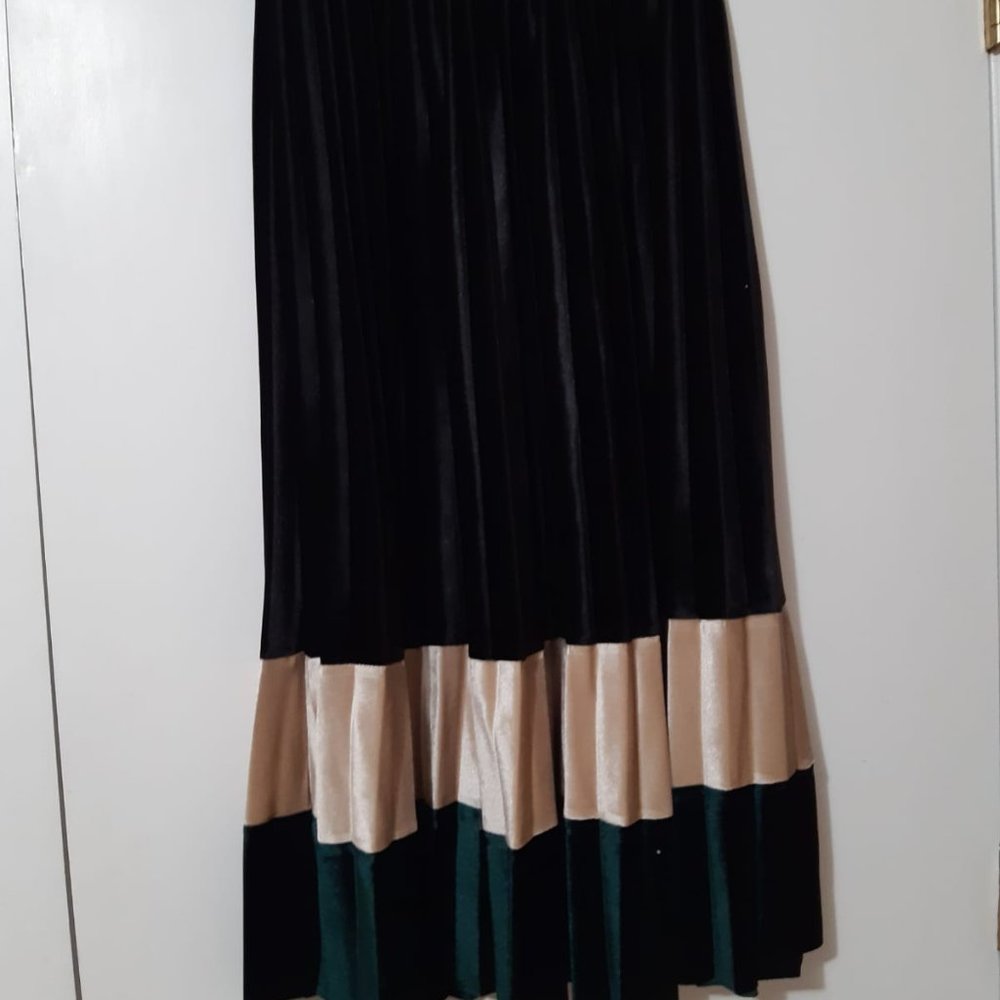 Gorgeous Velvet pleated maxi Skirt